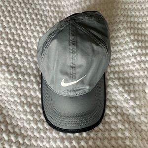 Nike Women’s Featherlight Dri-Fit Hat